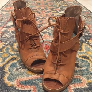Anthropologie bootie w/ 3 1/2” stacked heel